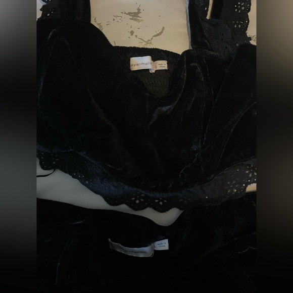 Skylar+Madison 2 Piece Velvet Set - Picture 2 of 3